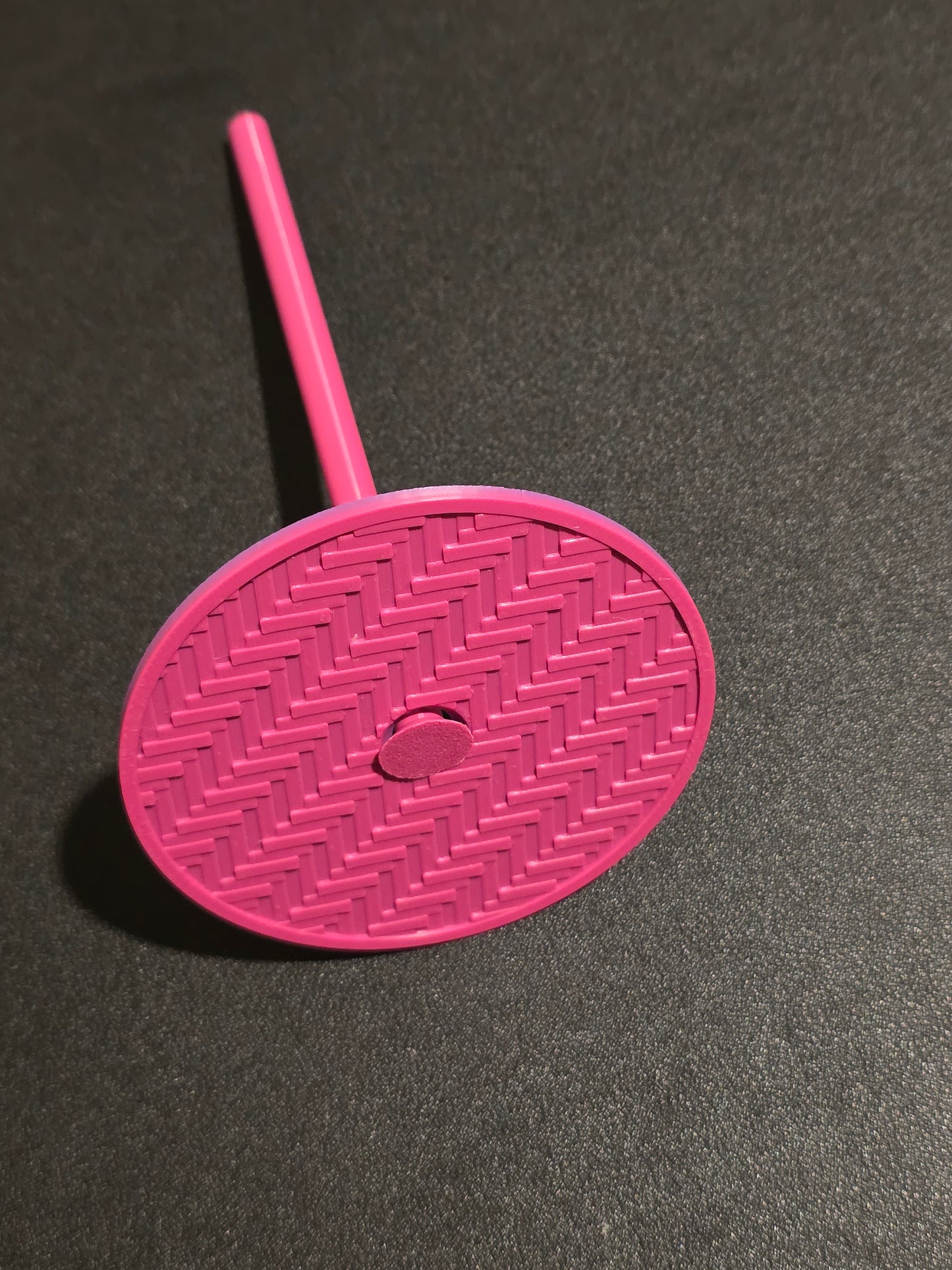 Wristlet yarn spindle
